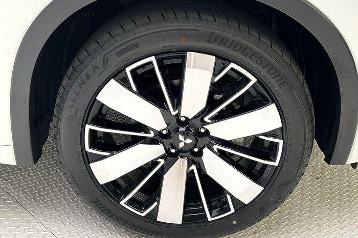 2025 Mitsubishi Outlander Exceed