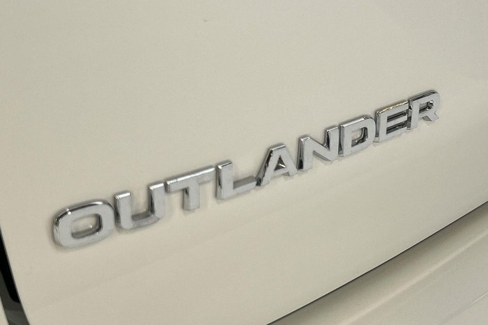 2025 Mitsubishi Outlander Exceed