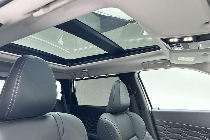 2025 Mitsubishi Outlander Exceed