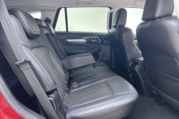 2022 Isuzu MU-X LS-T