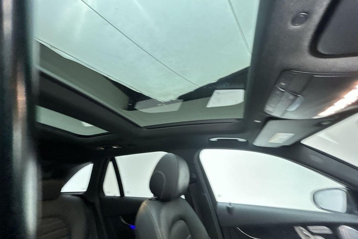 2019 Mercedes-Benz GLC-Class GLC300