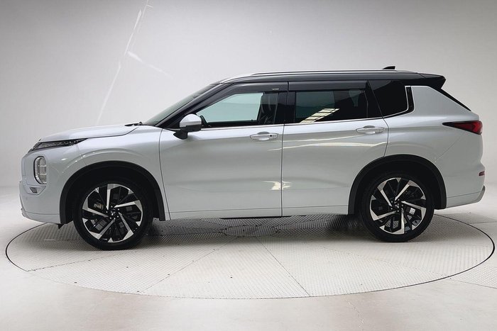 2023 Mitsubishi Outlander Exceed Tourer
