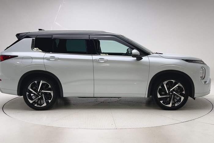 2023 Mitsubishi Outlander Exceed Tourer