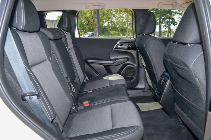 2023 Mitsubishi Outlander ES