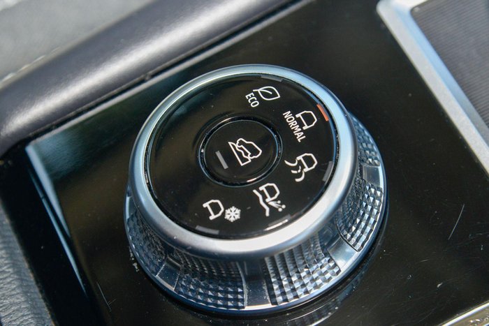 2023 Mitsubishi Outlander ES