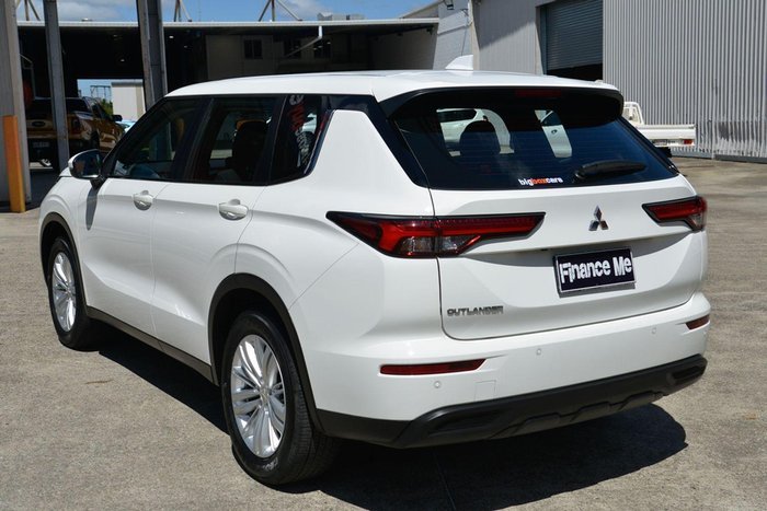 2023 Mitsubishi Outlander ES