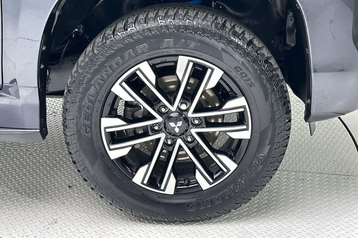 2022 Mitsubishi Pajero Sport Exceed