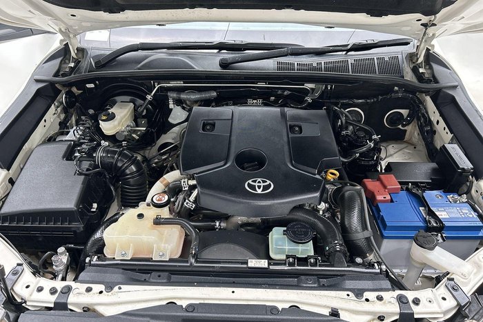 2022 Toyota Hilux SR