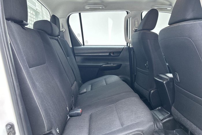 2022 Toyota Hilux SR