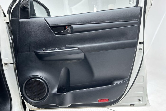 2022 Toyota Hilux SR