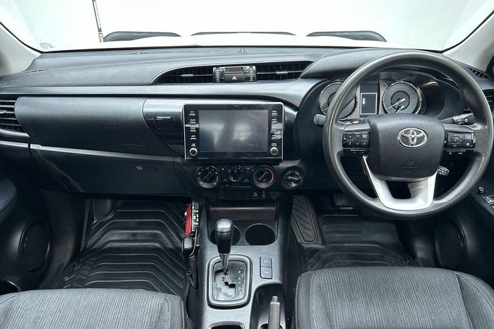 2022 Toyota Hilux SR