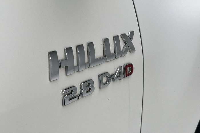 2022 Toyota Hilux SR