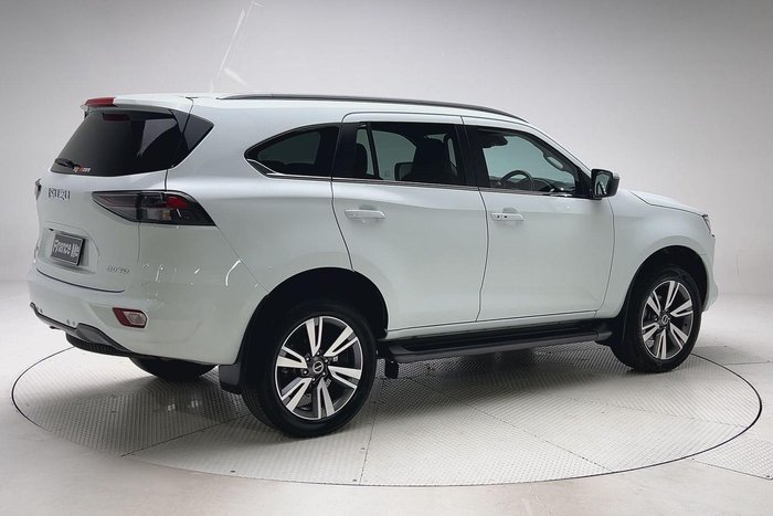 2023 Isuzu MU-X LS-T