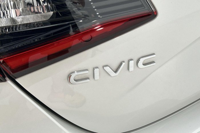 2022 Honda Civic VTi LX