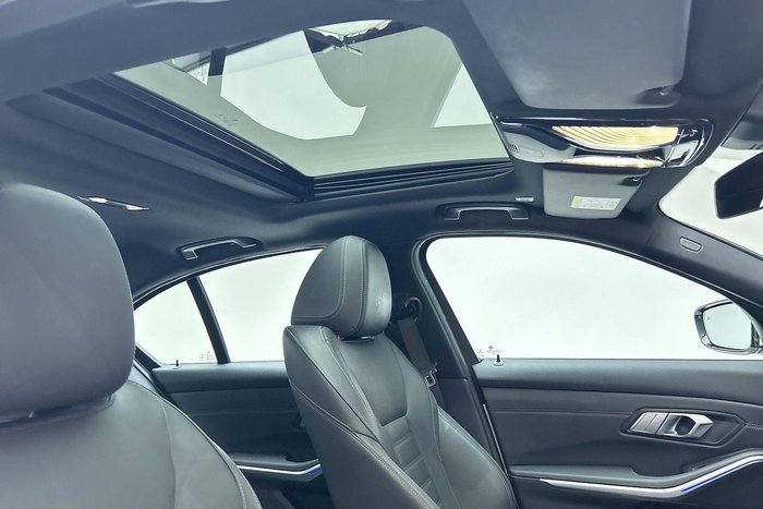 2022 BMW 3 Series 330i M Sport