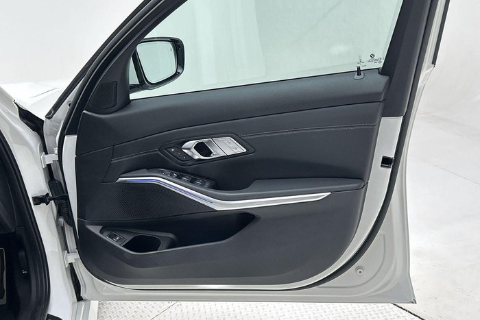 2022 BMW 3 Series 330i M Sport