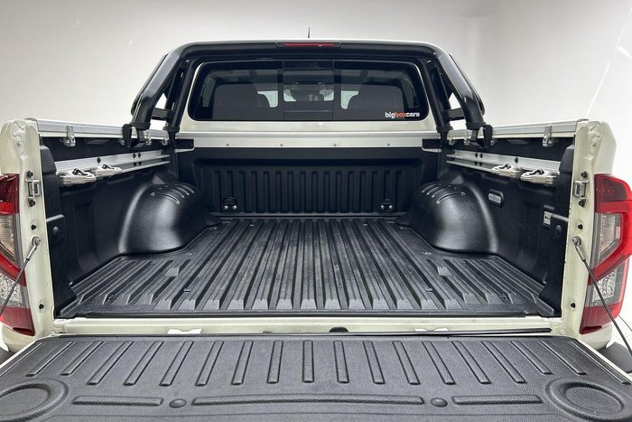 2023 Nissan Navara PRO-4X