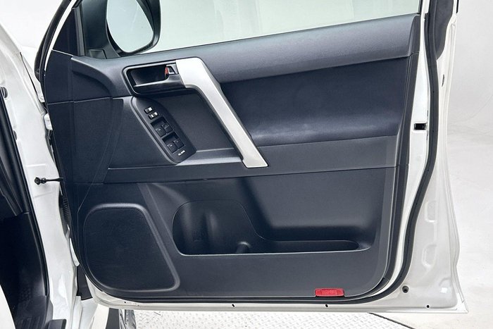 2023 Toyota Landcruiser Prado GXL