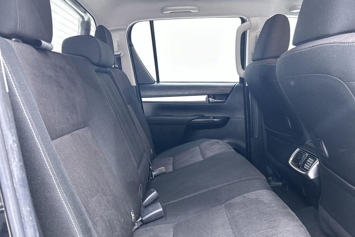 2018 Toyota Hilux SR5