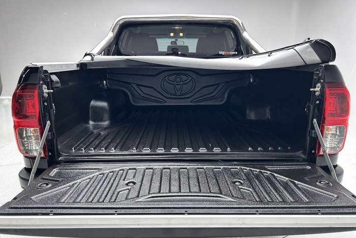 2018 Toyota Hilux SR5