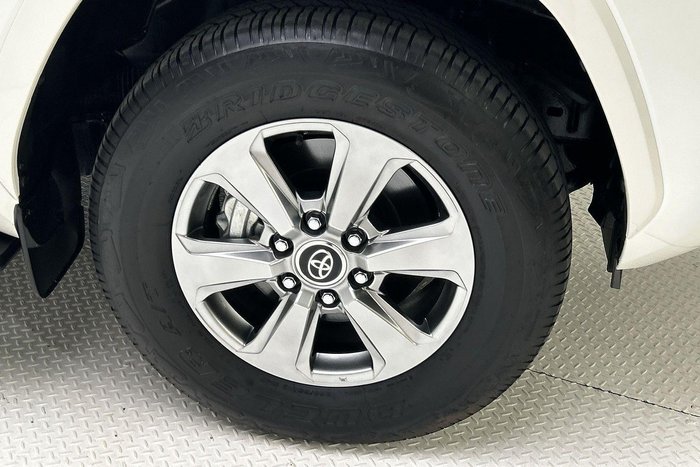 2023 Toyota Landcruiser VX