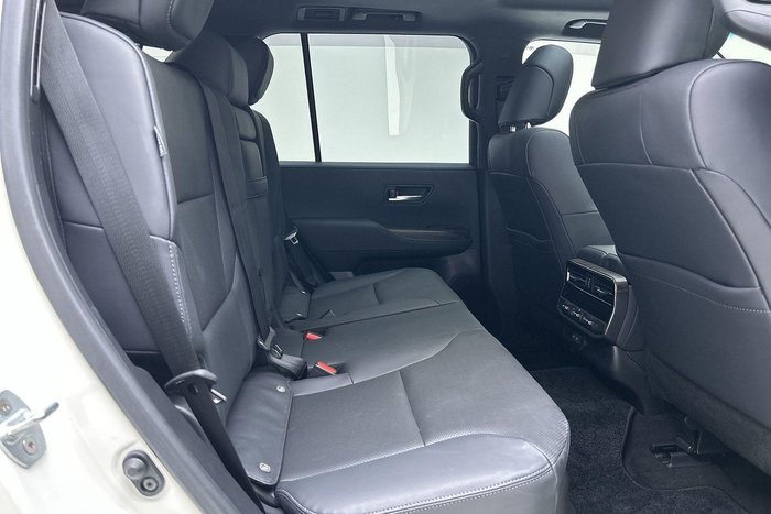 2023 Toyota Landcruiser VX