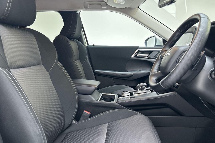 2023 Mitsubishi Outlander LS