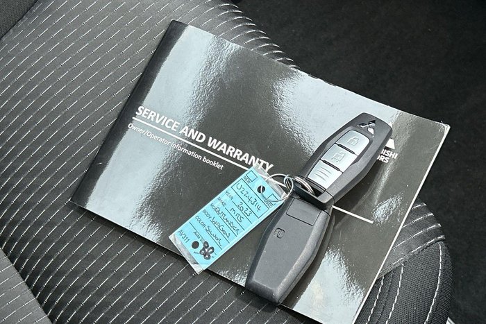 2023 Mitsubishi Outlander LS