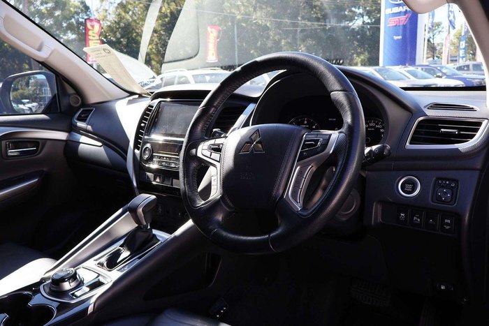 2019 Mitsubishi Pajero Sport Black Edition