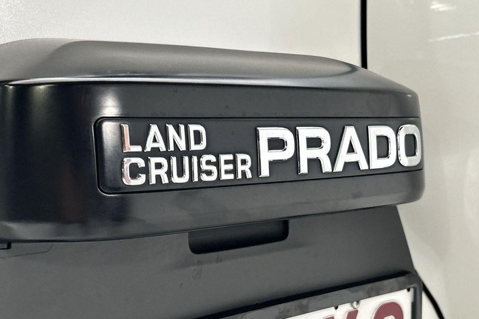 2023 Toyota Landcruiser Prado VX