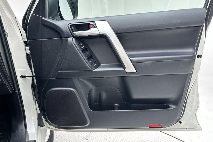 2023 Toyota Landcruiser Prado VX