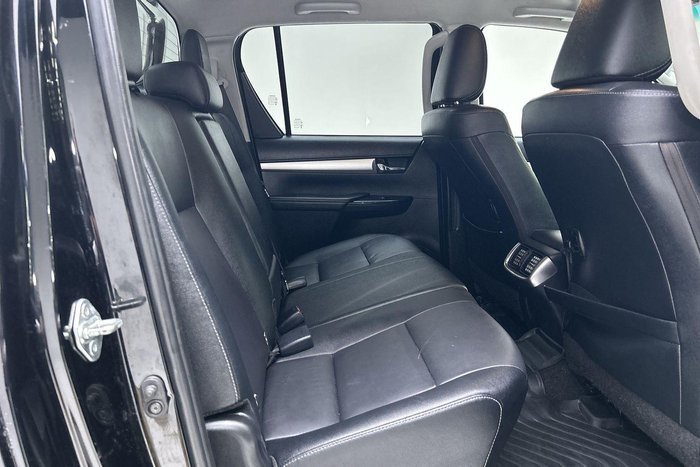 2022 Toyota Hilux SR5