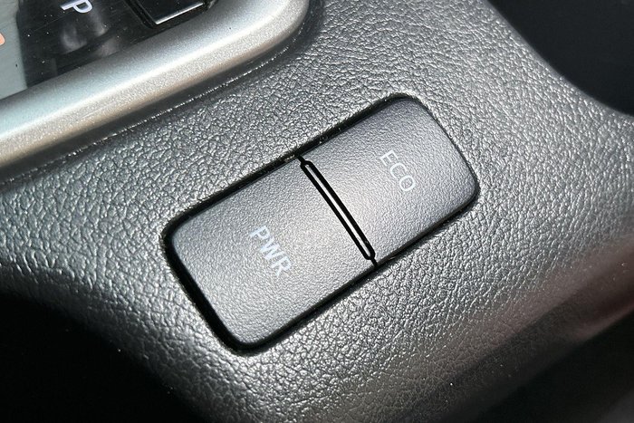 2022 Toyota Hilux SR5