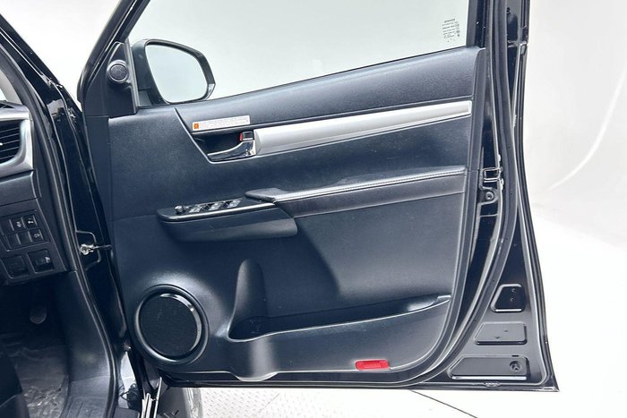 2022 Toyota Hilux SR5