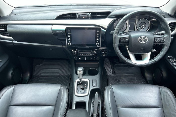 2022 Toyota Hilux SR5