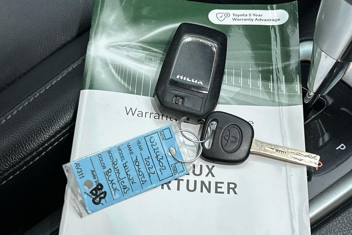 2022 Toyota Hilux SR5