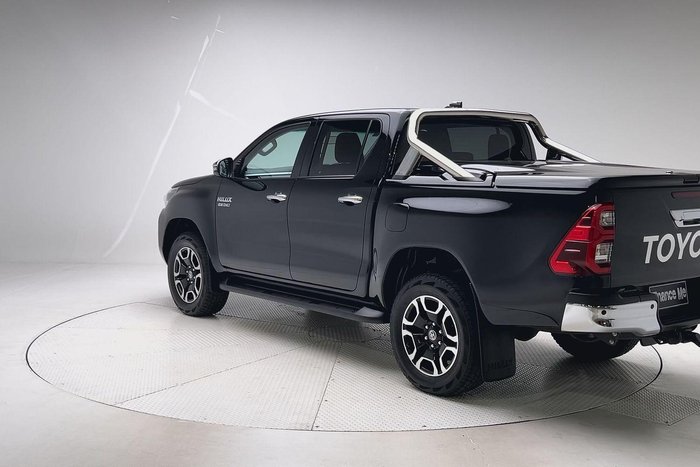 2022 Toyota Hilux SR5