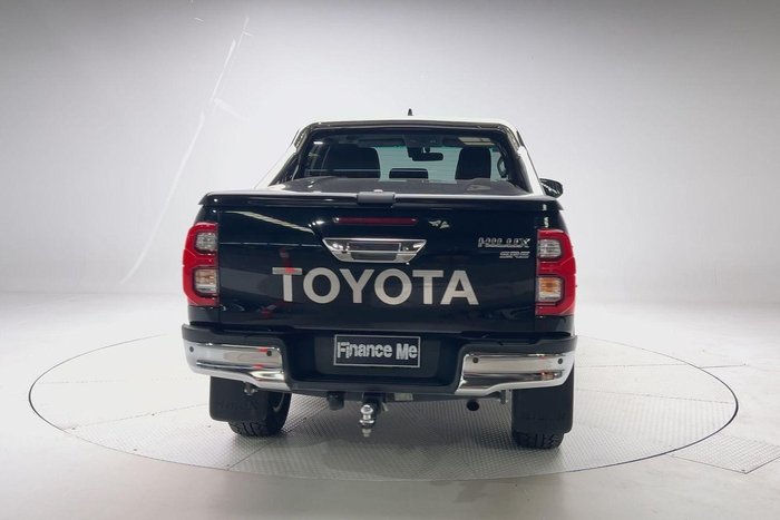 2022 Toyota Hilux SR5