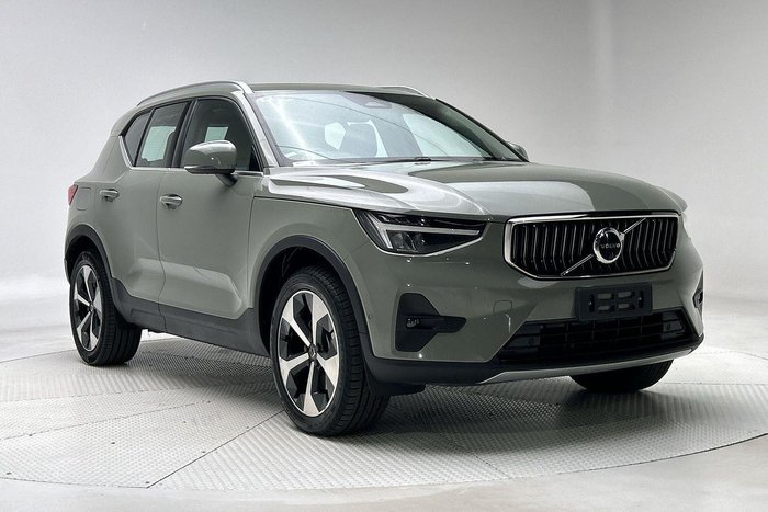 2022 Volvo XC40 Ultimate B4 Bright