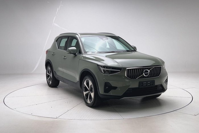 2022 Volvo XC40 Ultimate B4 Bright
