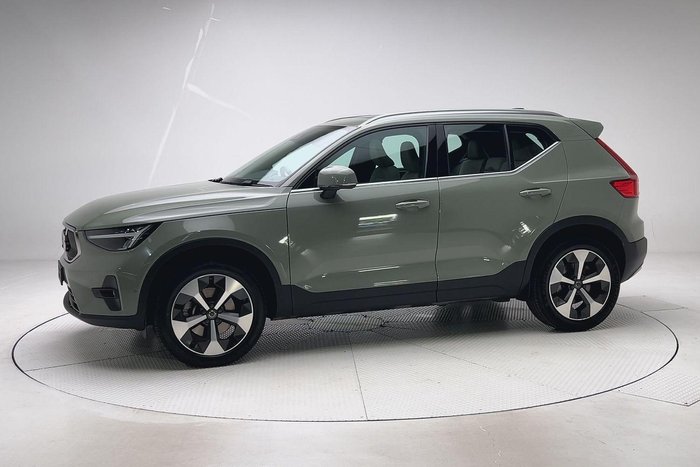 2022 Volvo XC40 Ultimate B4 Bright