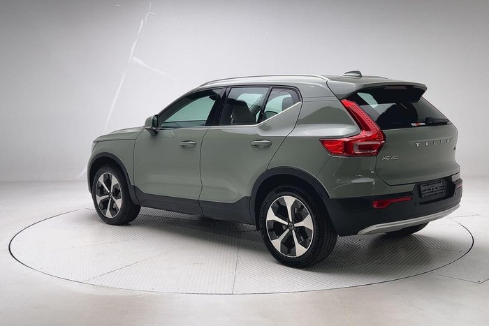 2022 Volvo XC40 Ultimate B4 Bright