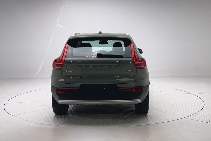 2022 Volvo XC40 Ultimate B4 Bright