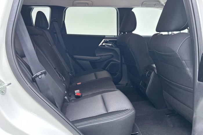 2024 Mitsubishi Outlander LS