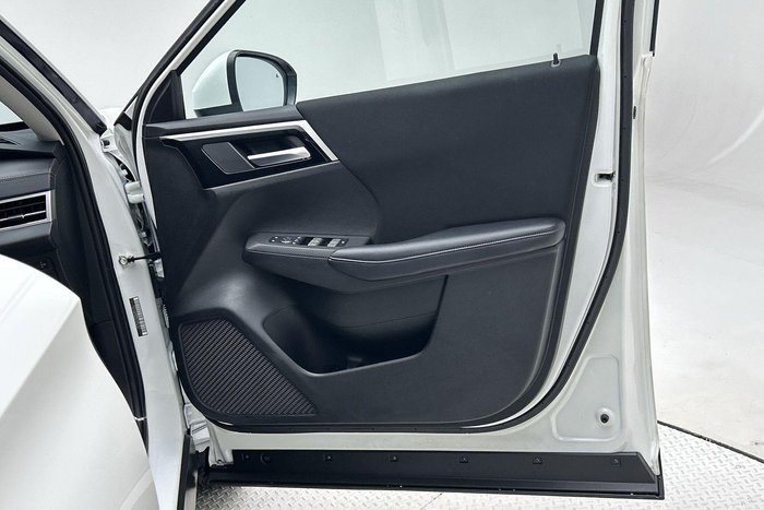 2024 Mitsubishi Outlander LS