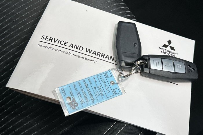 2024 Mitsubishi Outlander LS