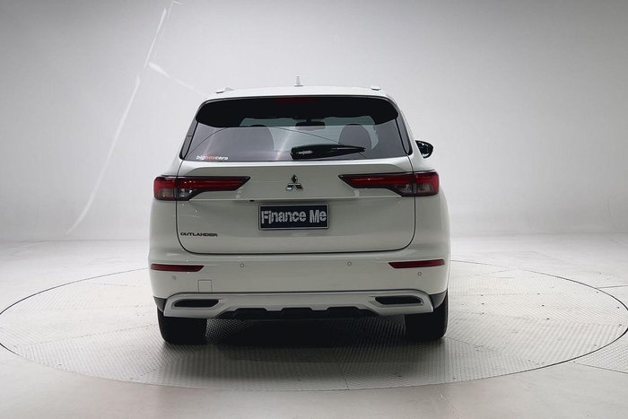 2024 Mitsubishi Outlander LS