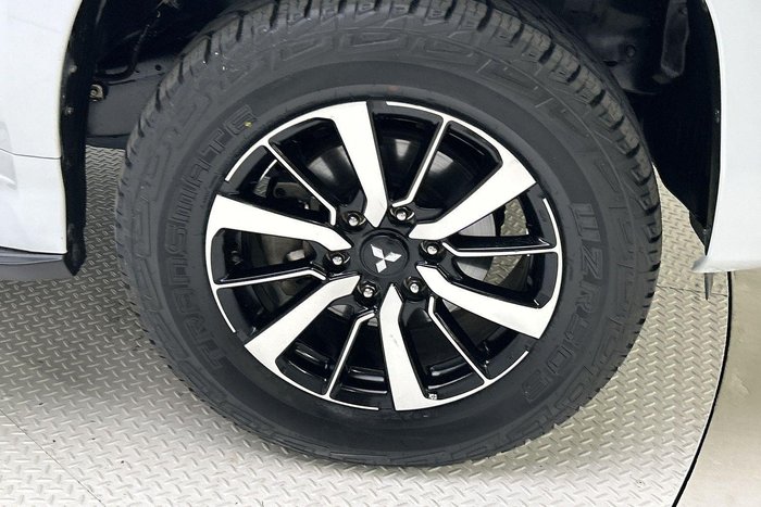 2021 Mitsubishi Pajero Sport GLS