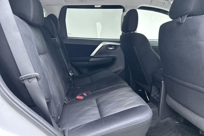 2021 Mitsubishi Pajero Sport GLS