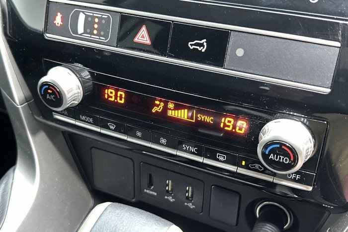 2021 Mitsubishi Pajero Sport GLS